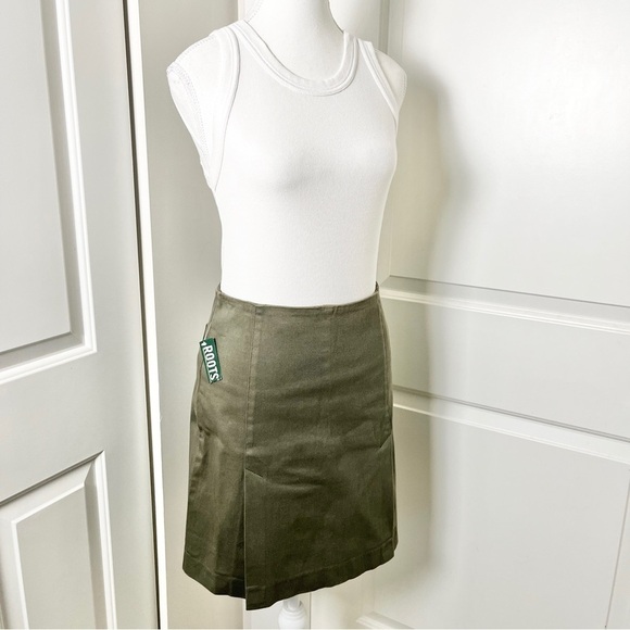 Roots Pants - NWT Roots Golf Green A-Line Pleated Cargo Skort – Sporty & Chic, Size 6